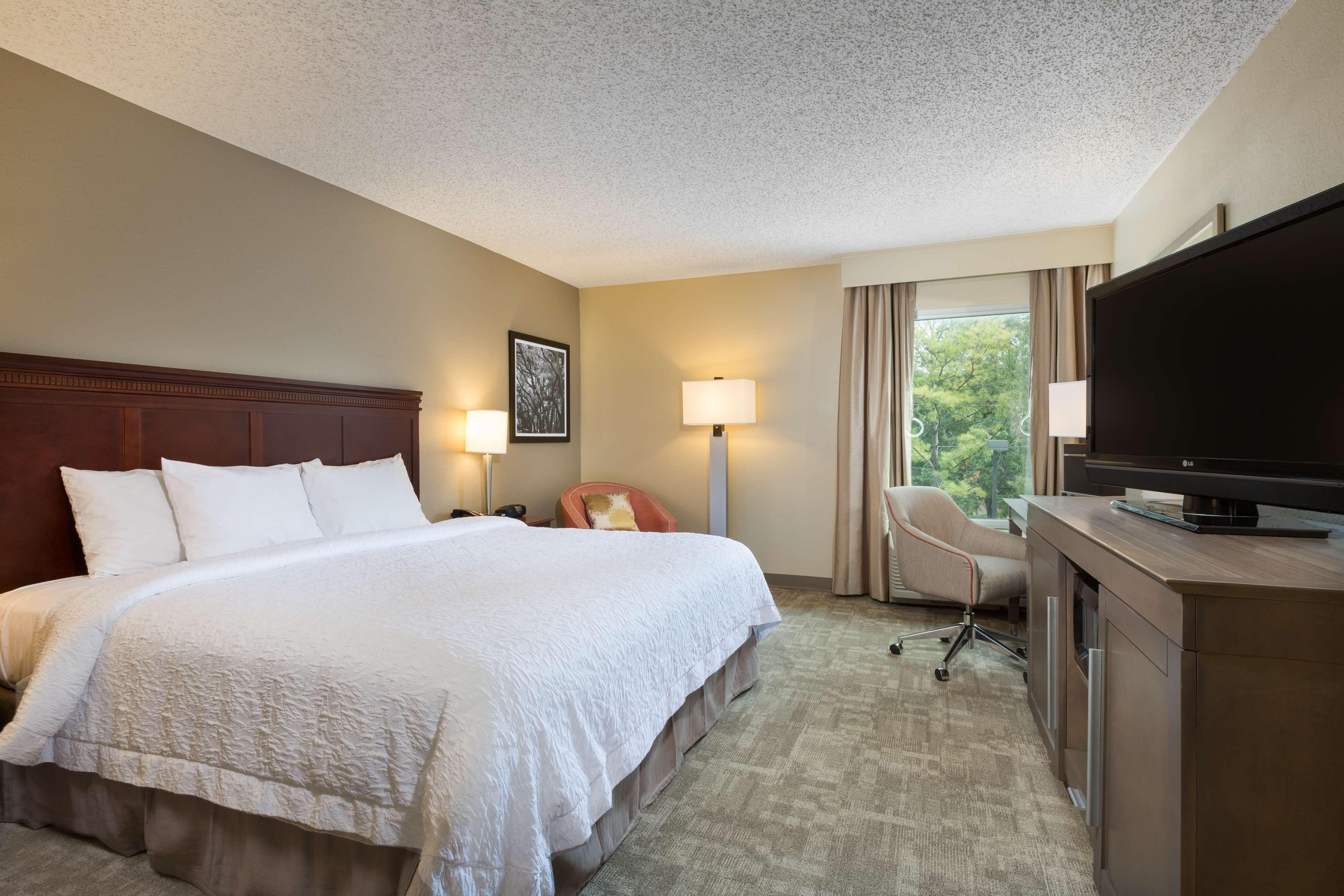 Hampton Near The Galleria Hotel 4*