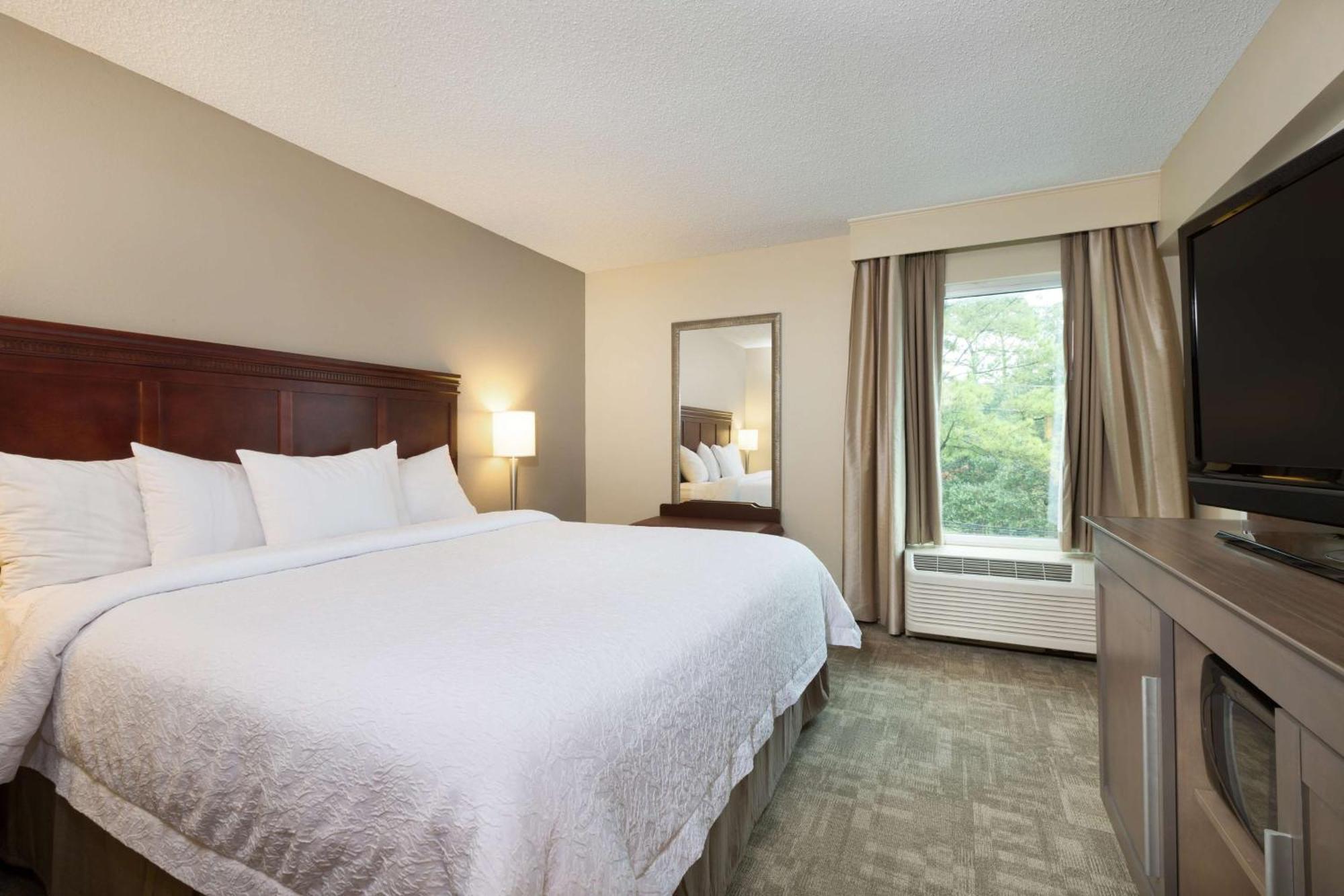 Hampton Near The Galleria 4*