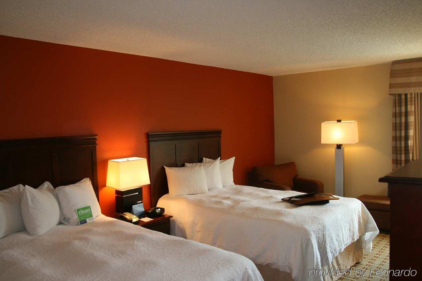 Hotel Hampton Near The Galleria