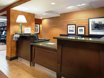 Hotel Hampton Near The Galleria 4*