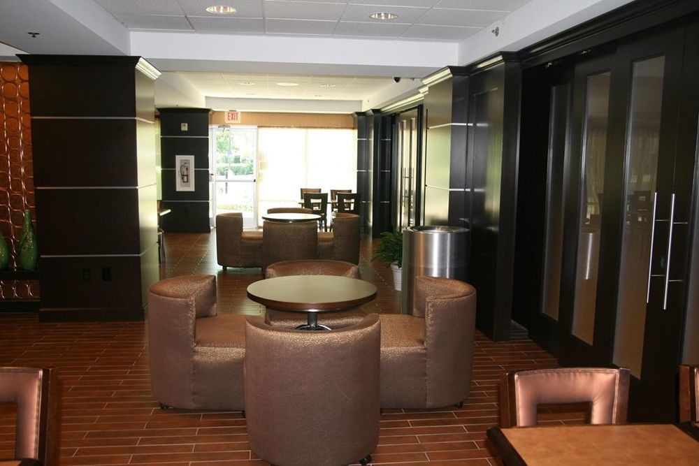 Hampton Near The Galleria Hotel 4*