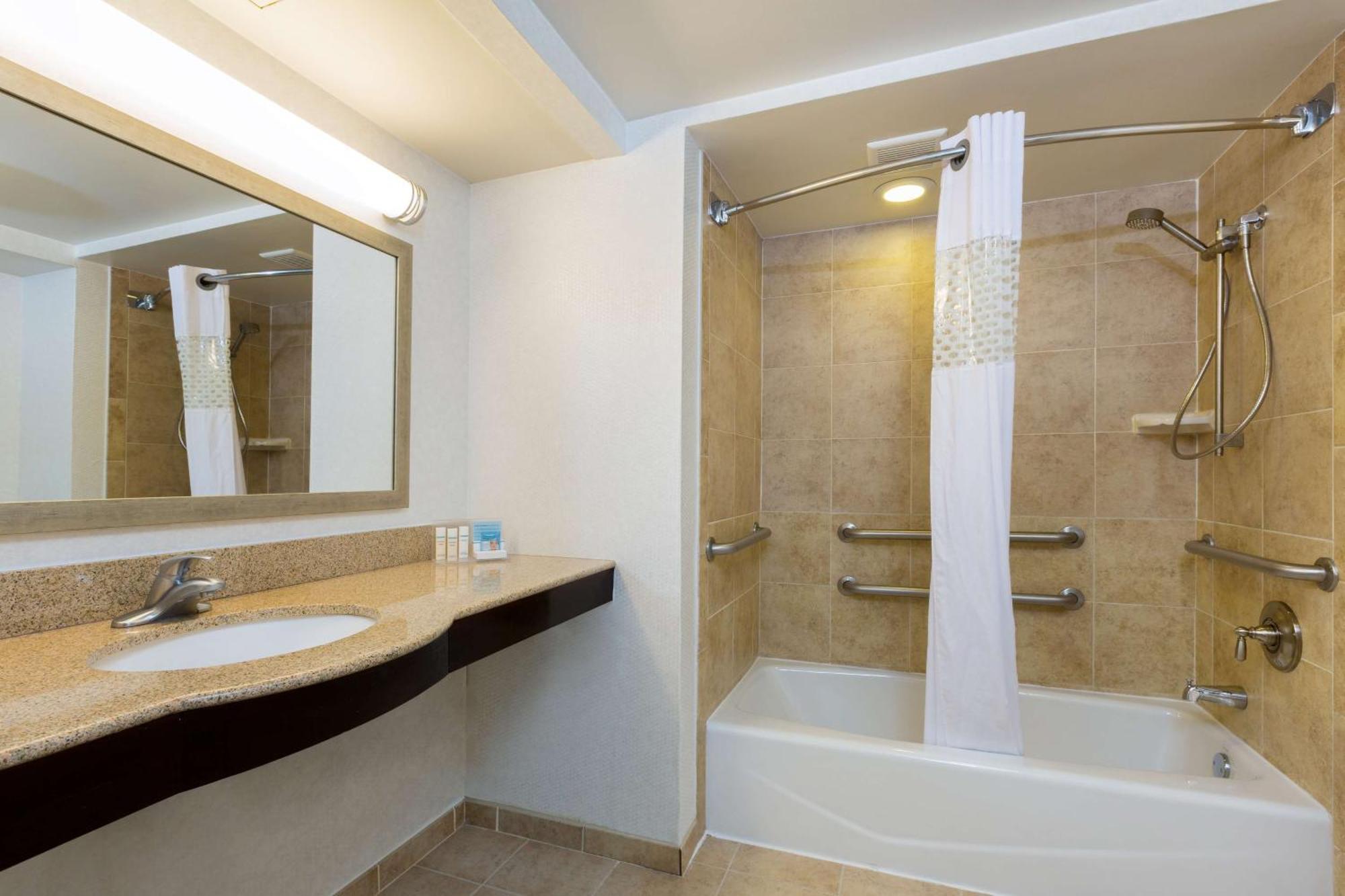 Hotel Hampton Near The Galleria