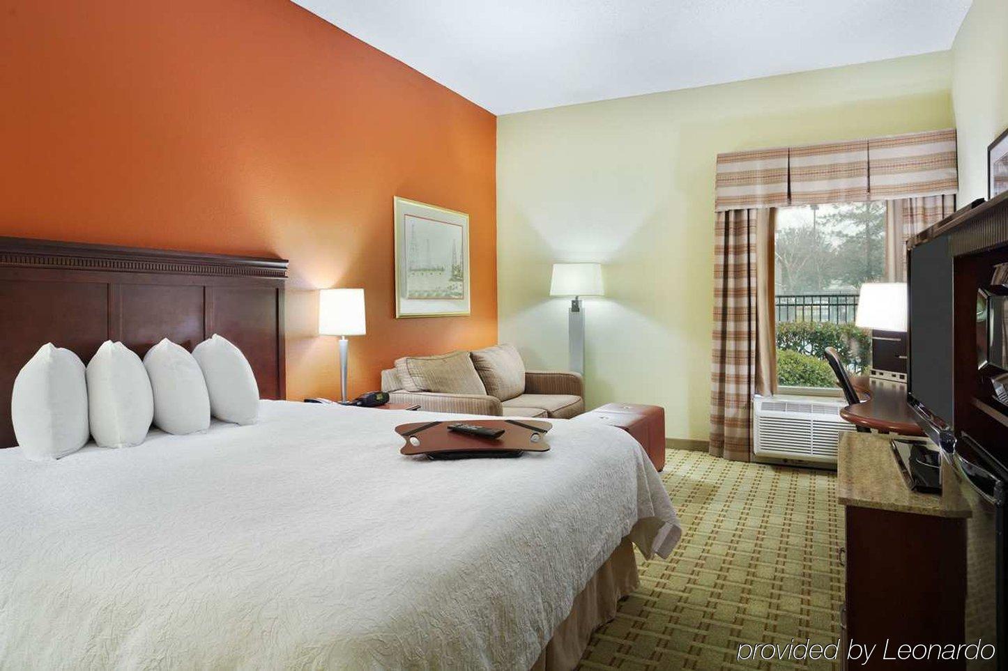 Hampton Near The Galleria 4*