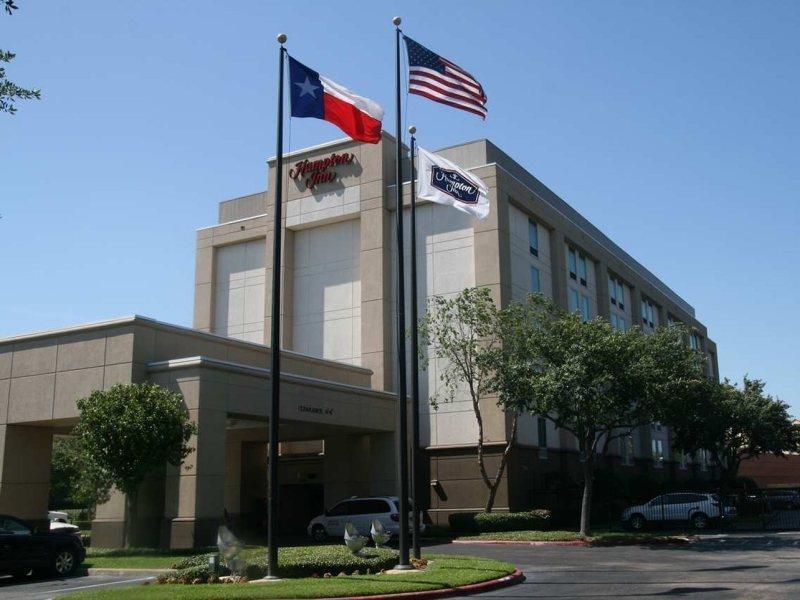 Hotel Hampton Near The Galleria