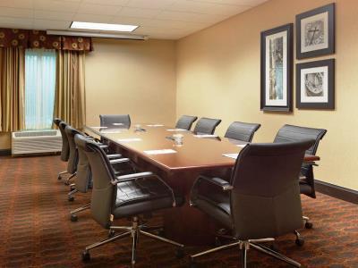 Hampton Near The Galleria Hotel 4*